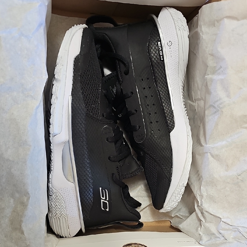 Under Armour Mens Curry 7 Basketball Shoes